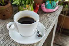 Kaffekopp-i-vacker-miljo_S281217053.jpg